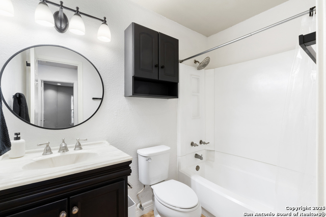 Image 14 of 18 For 10206 Cedarbend