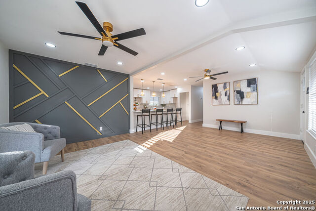 Listing photo id 8 for 3035 Woodcliffe