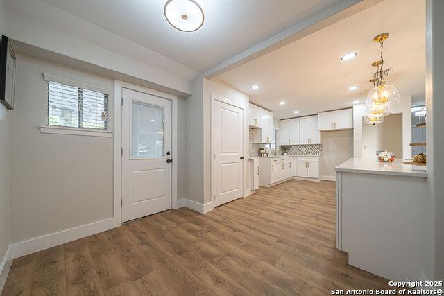 Listing photo id 16 for 3035 Woodcliffe