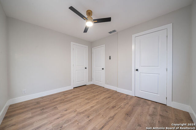 Listing photo id 21 for 3035 Woodcliffe