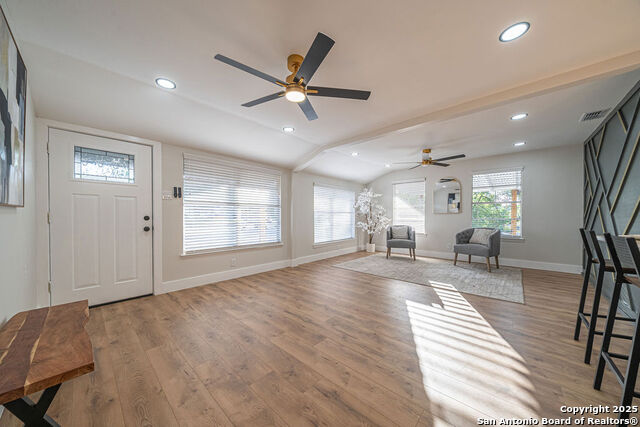 Listing photo id 6 for 3035 Woodcliffe