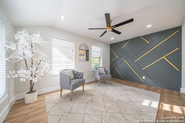 Listing photo id 7 for 3035 Woodcliffe