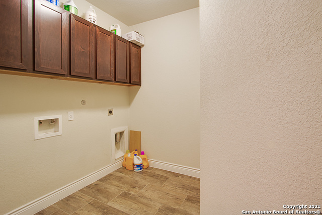 Listing photo id 9 for 2839 Running Fawn