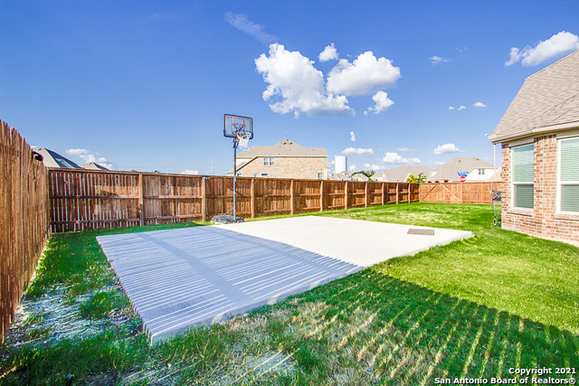 Listing photo id 17 for 2839 Running Fawn