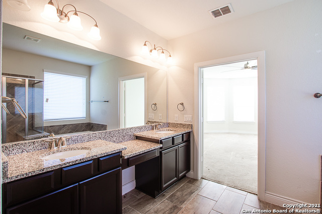 Listing photo id 21 for 2839 Running Fawn