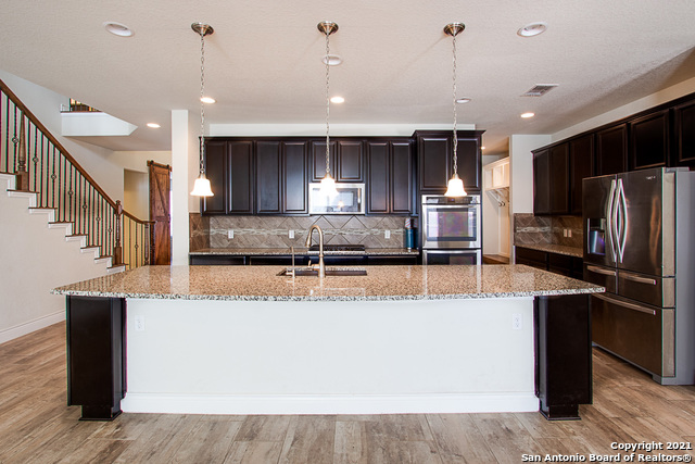 Listing photo id 6 for 2839 Running Fawn