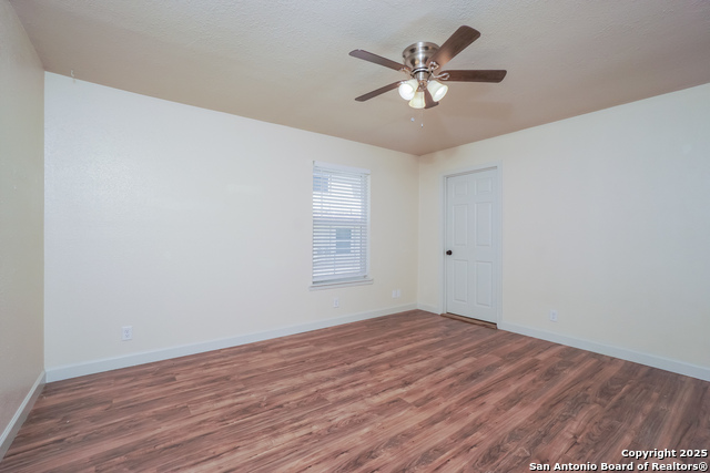 Image 12 of 15 For 931 Hutchins W