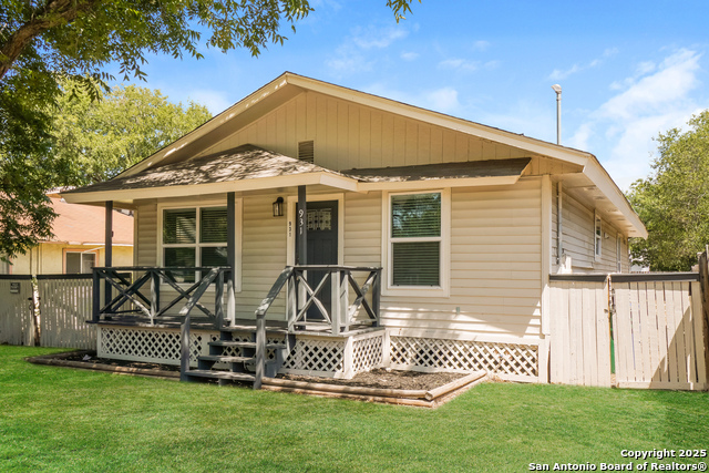 Image 2 of 15 For 931 Hutchins W