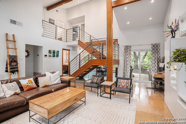 Listing photo id 9 for 9159 Powhatan Dr
