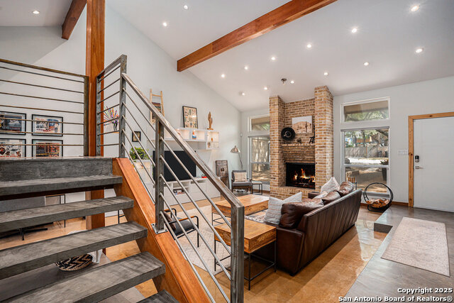 Listing photo id 10 for 9159 Powhatan Dr