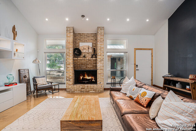 Listing photo id 0 for 9159 Powhatan Dr