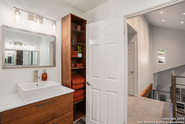 Listing photo id 31 for 9159 Powhatan Dr
