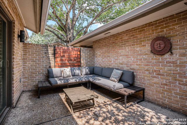 Listing photo id 35 for 9159 Powhatan Dr