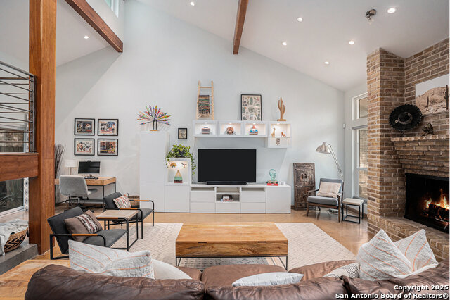 Listing photo id 6 for 9159 Powhatan Dr