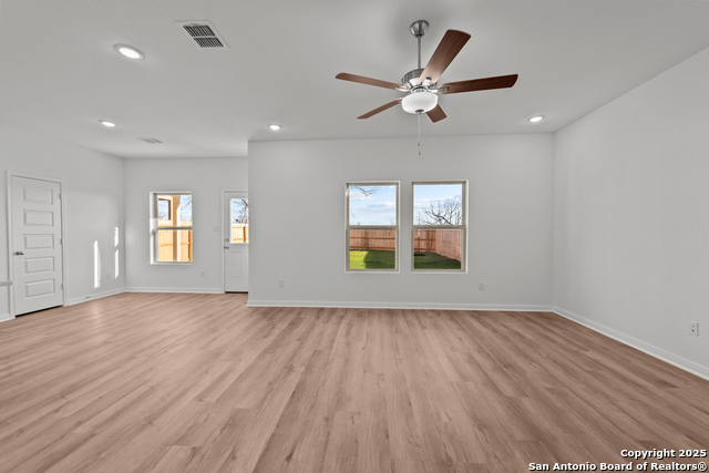 Listing photo id 11 for 6718 Red Buffalo Trail