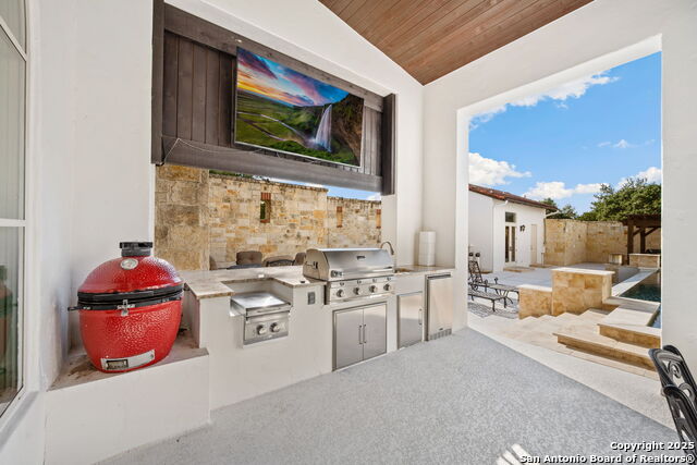 Image 55 of 76 For 239 Lismore  