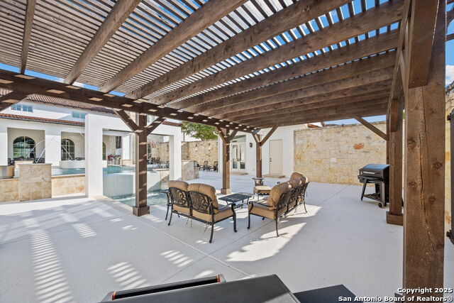 Image 63 of 76 For 239 Lismore  