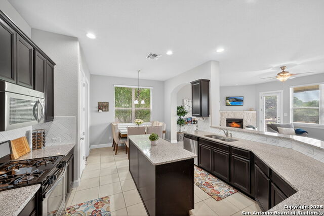 Image 8 of 43 For 5911 Cecilyann