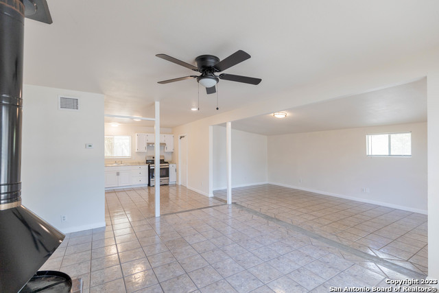 Image 5 of 28 For 1822 Arroya Vista