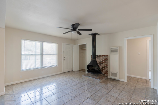 Image 7 of 28 For 1822 Arroya Vista