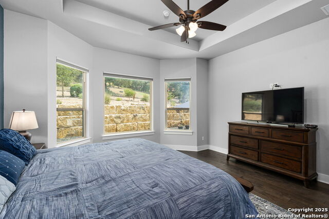 Listing photo id 23 for 5943 Colin Rdg
