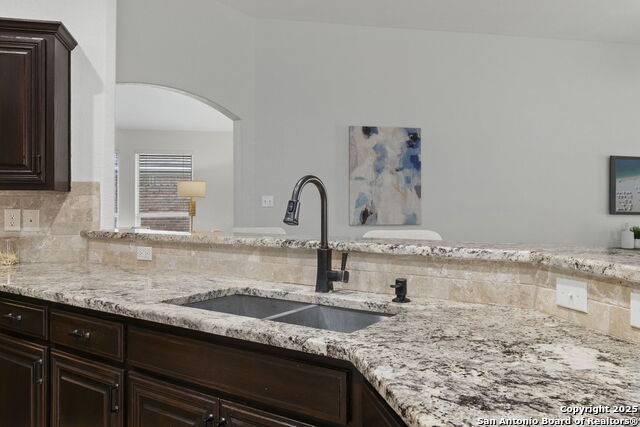 Image 25 of 31 For 14119 Silver Charm