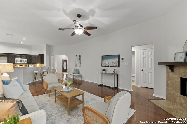 Image 8 of 31 For 14119 Silver Charm