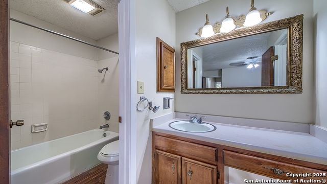 Listing photo id 18 for 4800 Rockford