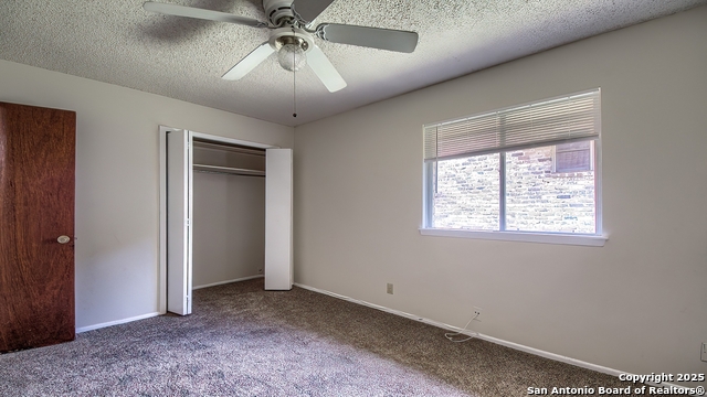 Listing photo id 22 for 4800 Rockford