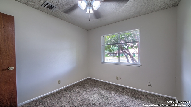 Listing photo id 23 for 4800 Rockford