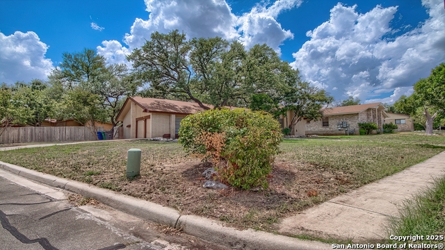 Listing photo id 1 for 4800 Rockford