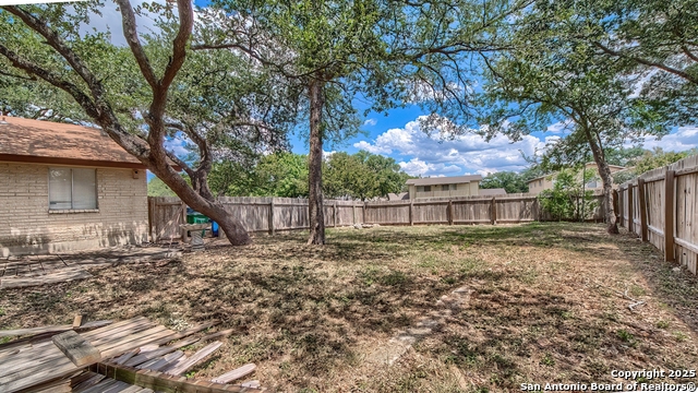 Listing photo id 28 for 4800 Rockford
