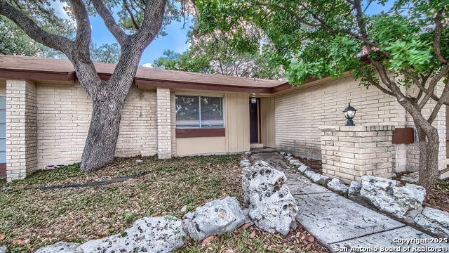 Listing photo id 2 for 4800 Rockford
