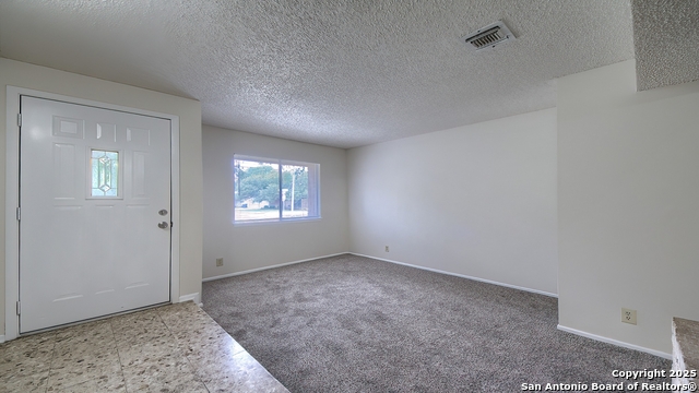 Listing photo id 4 for 4800 Rockford