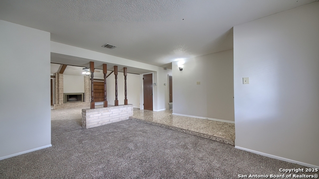 Listing photo id 5 for 4800 Rockford