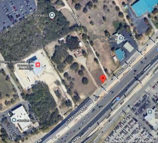 Listing photo id 1 for 12995 Interstate 35