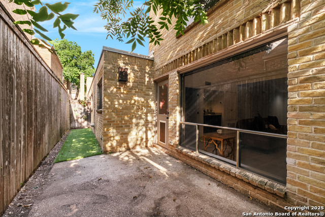 Image 17 of 17 For 8123 New Braunfels  D