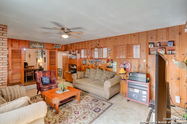 Image 13 of 30 For 455 Pamela Dr