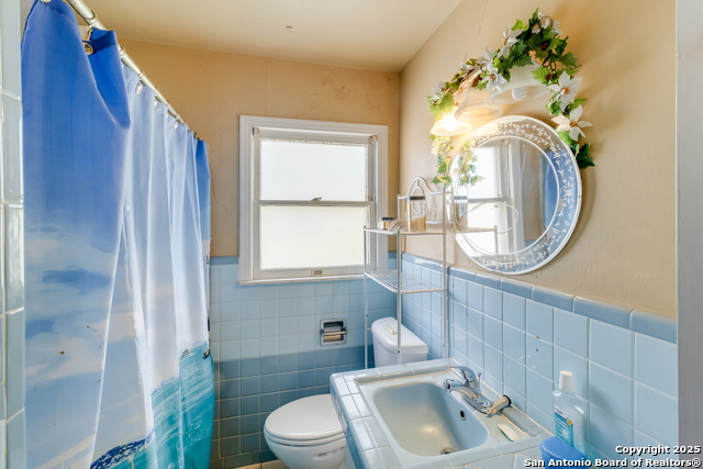 Image 17 of 30 For 455 Pamela Dr