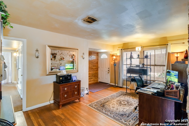 Image 6 of 30 For 455 Pamela Dr