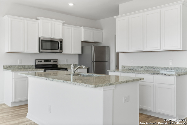 Image 6 of 28 For 16036 Stratford Cove