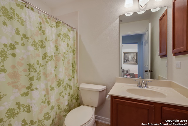 Listing photo id 18 for 2910 Dusseldorf