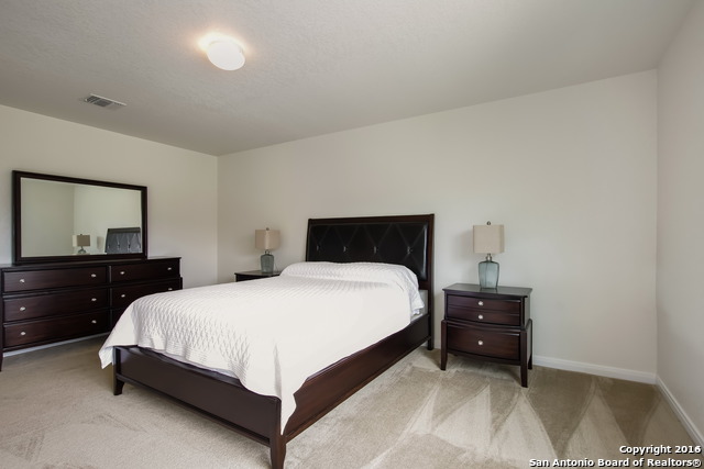 Listing photo id 21 for 2910 Dusseldorf