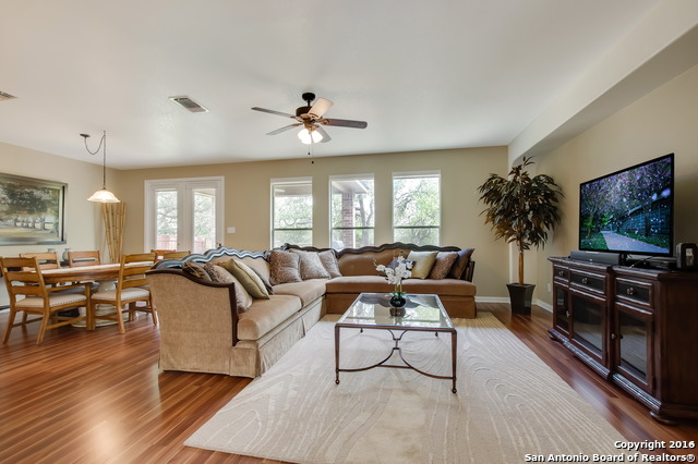Listing photo id 2 for 2910 Dusseldorf