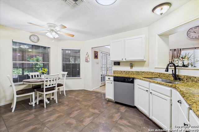 Image 15 of 45 For 14026 Fairway Oaks