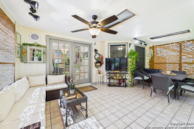Image 17 of 45 For 14026 Fairway Oaks