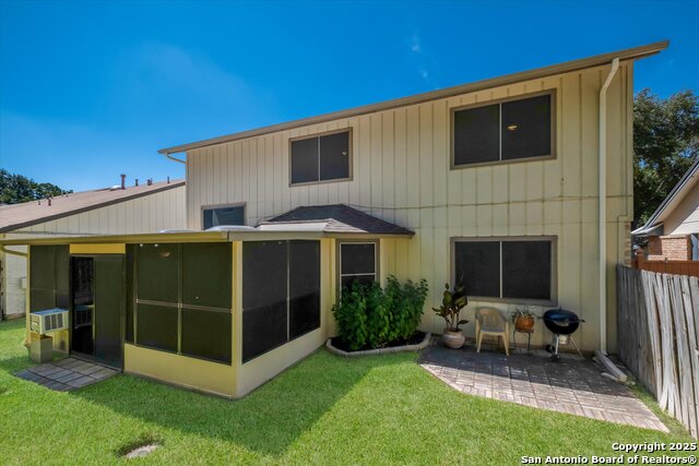Image 34 of 45 For 14026 Fairway Oaks