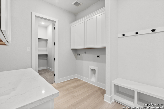 Image 16 of 20 For 325 Raven Road