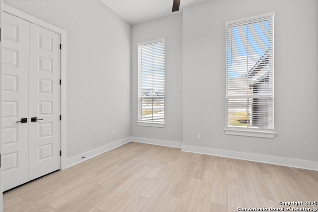 Image 4 of 20 For 325 Raven Road