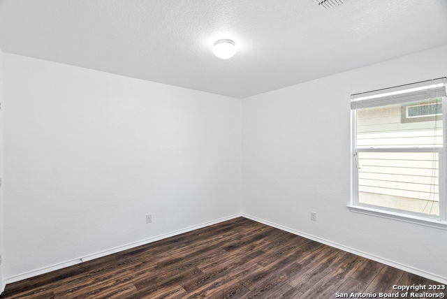 Image 16 of 34 For 3558 Glacier Lk